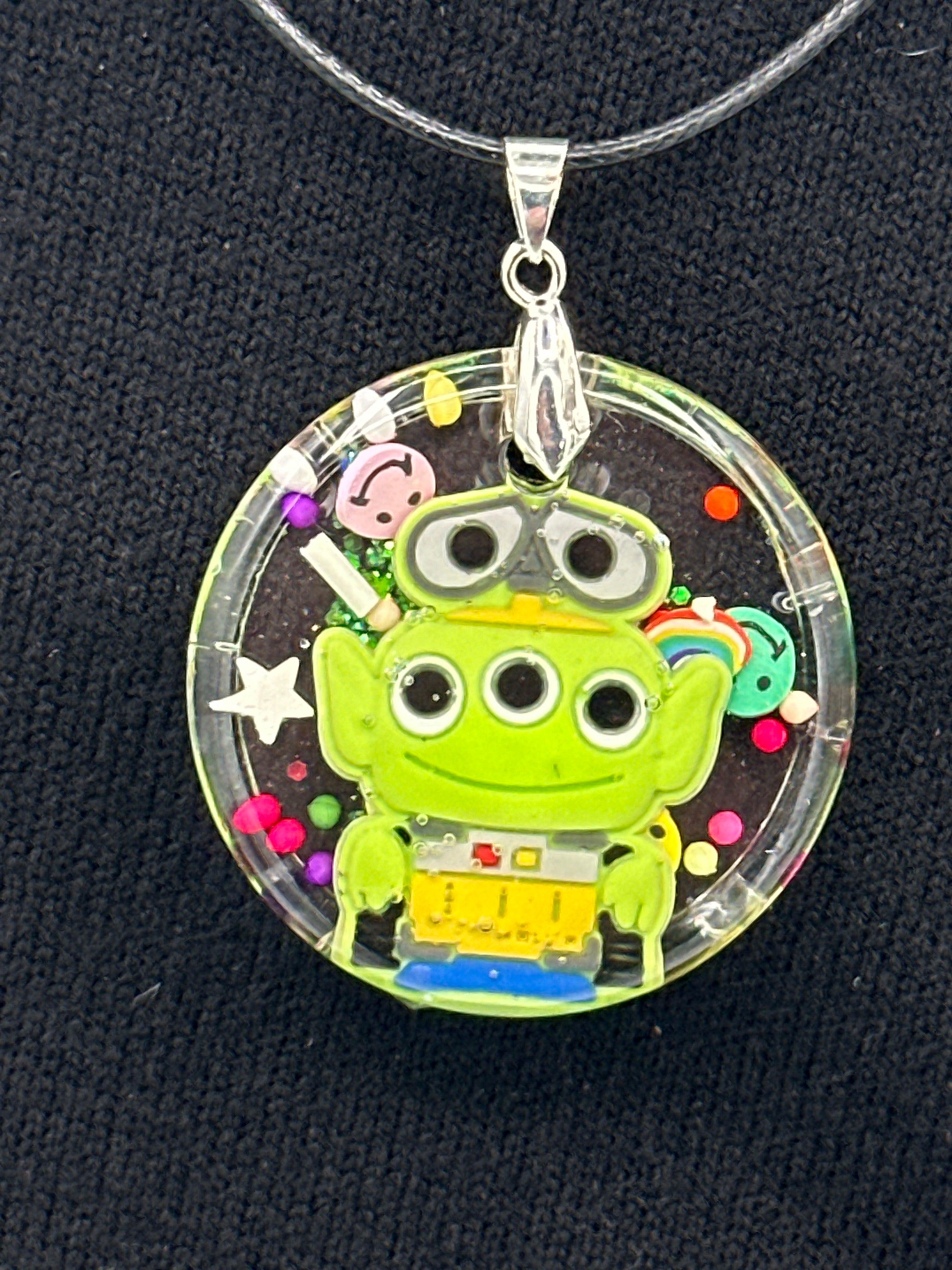 Pendant / Alien Item 36