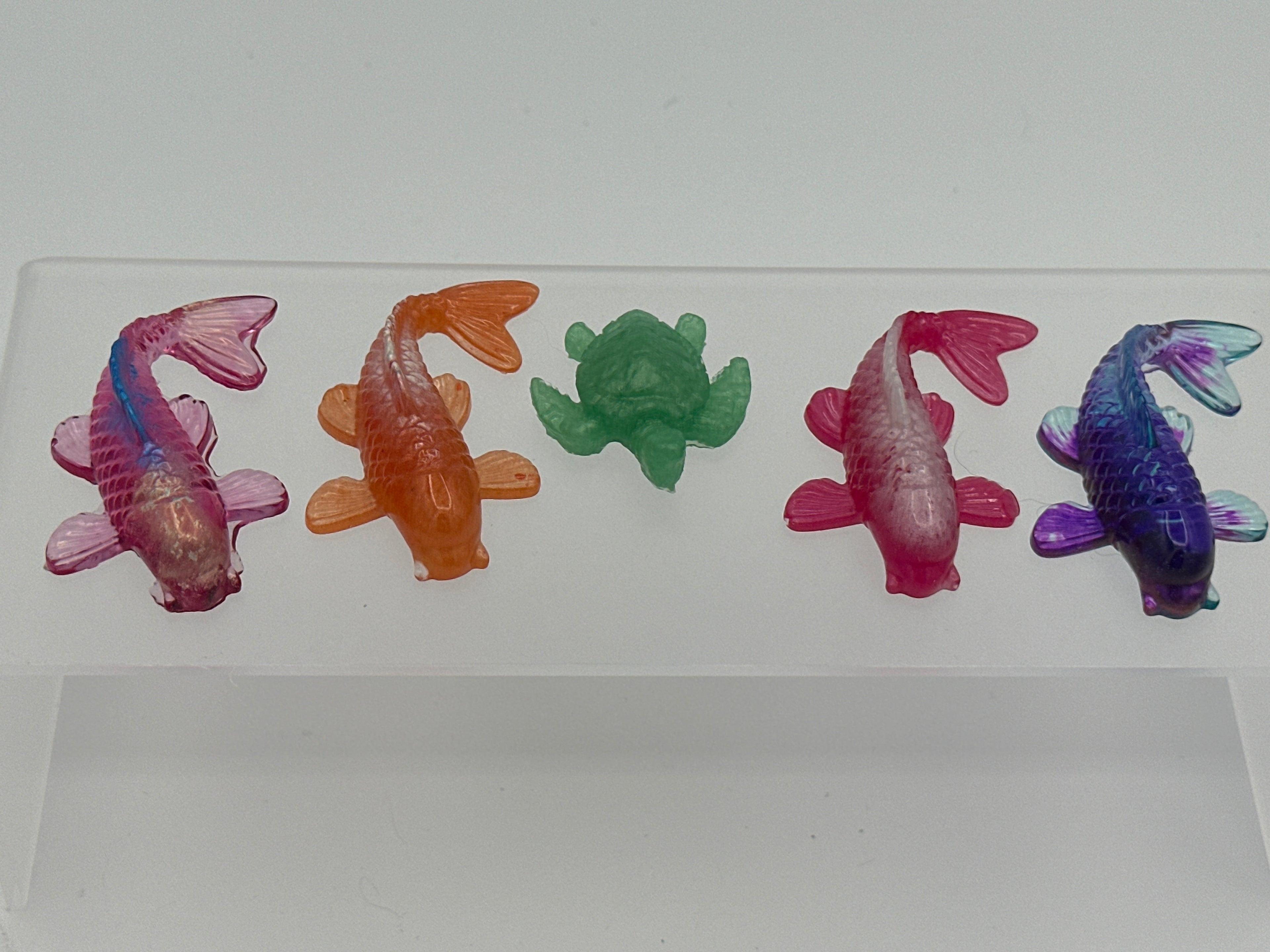 4 fish 1 turtle / miniature / weight 1.4 oz/ Item 334