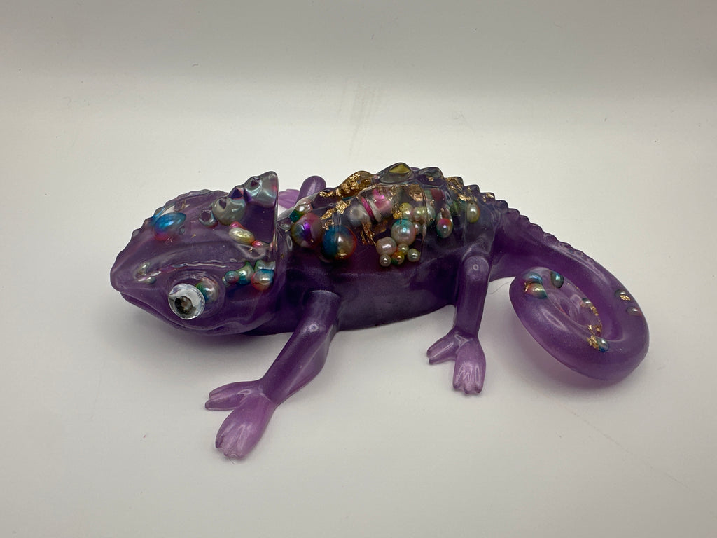 Gecko with Pearls Item#283