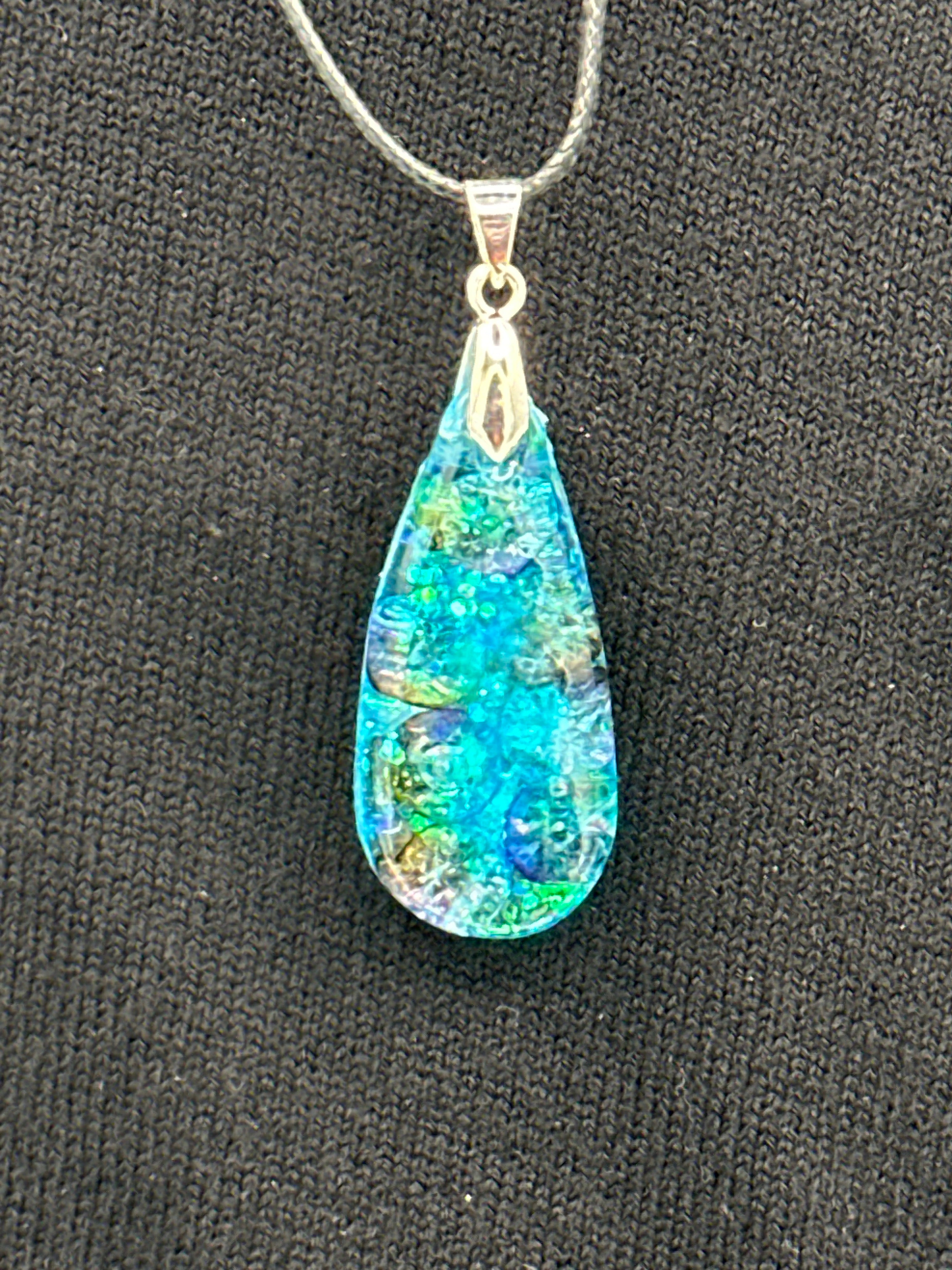 Pendant / blue iridescent pearls / Item  52
