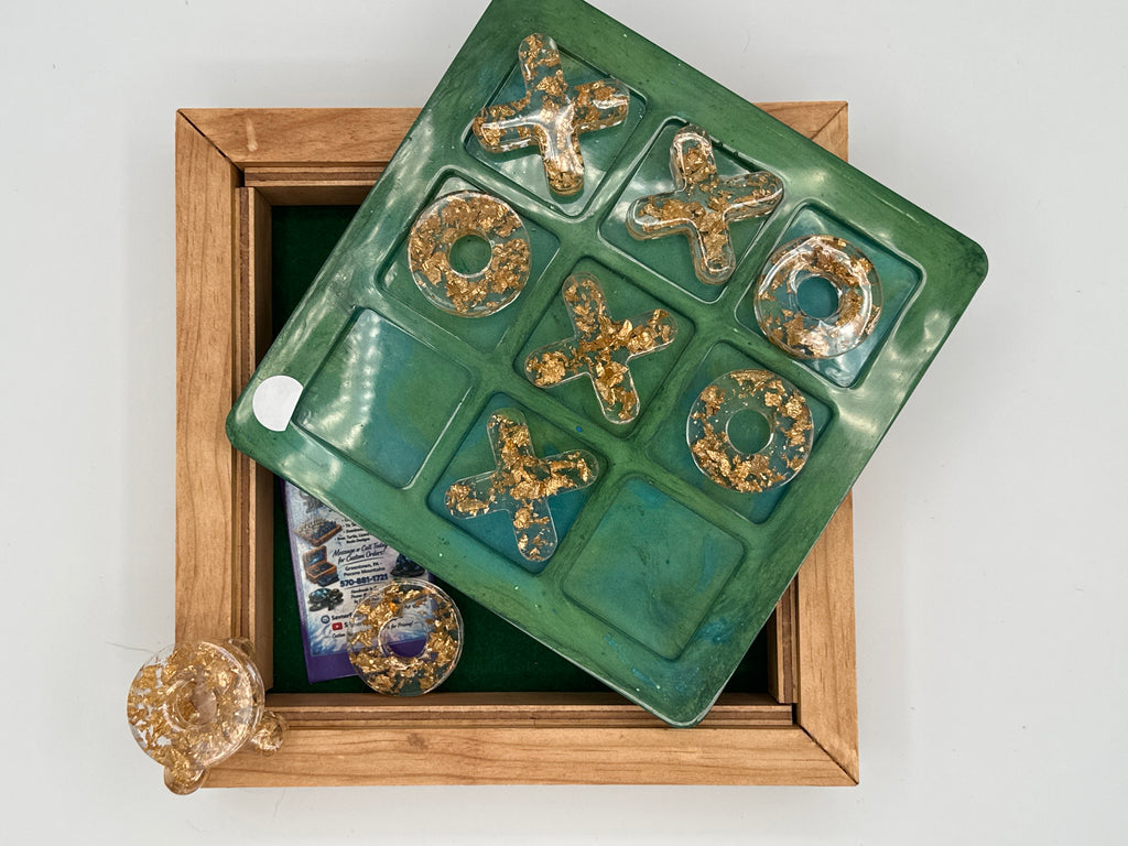 Tic Tac Toe with storage / Green -gold Fleck / item 274