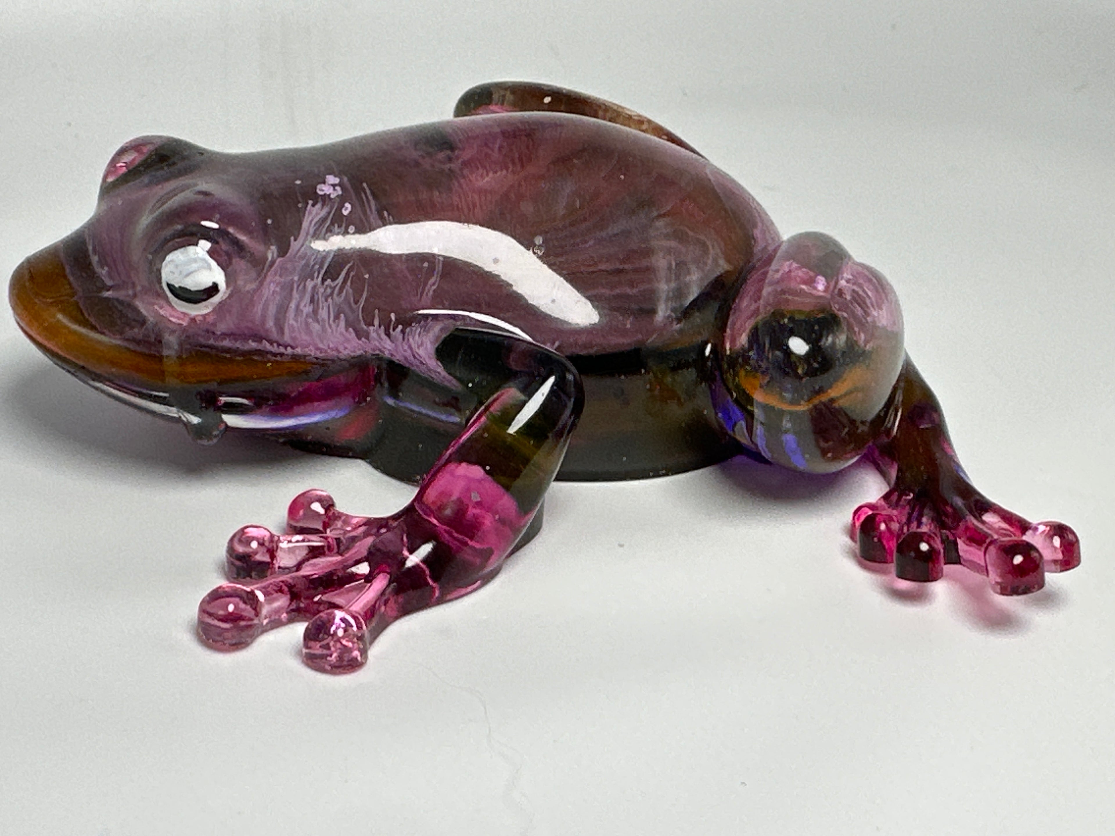 Frog Fancy pink / blue smoke. Item 313