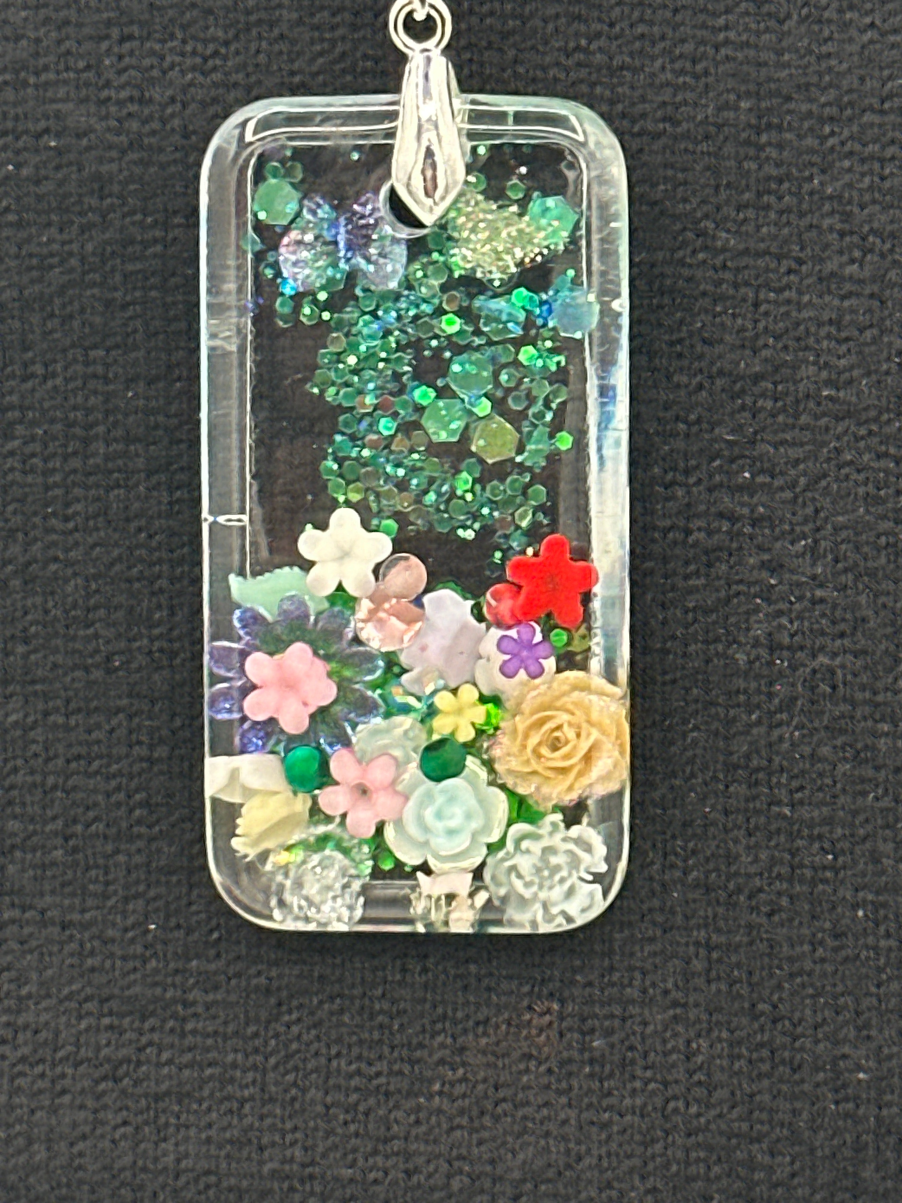 Pendant / 2 inch / glitter / Item 14