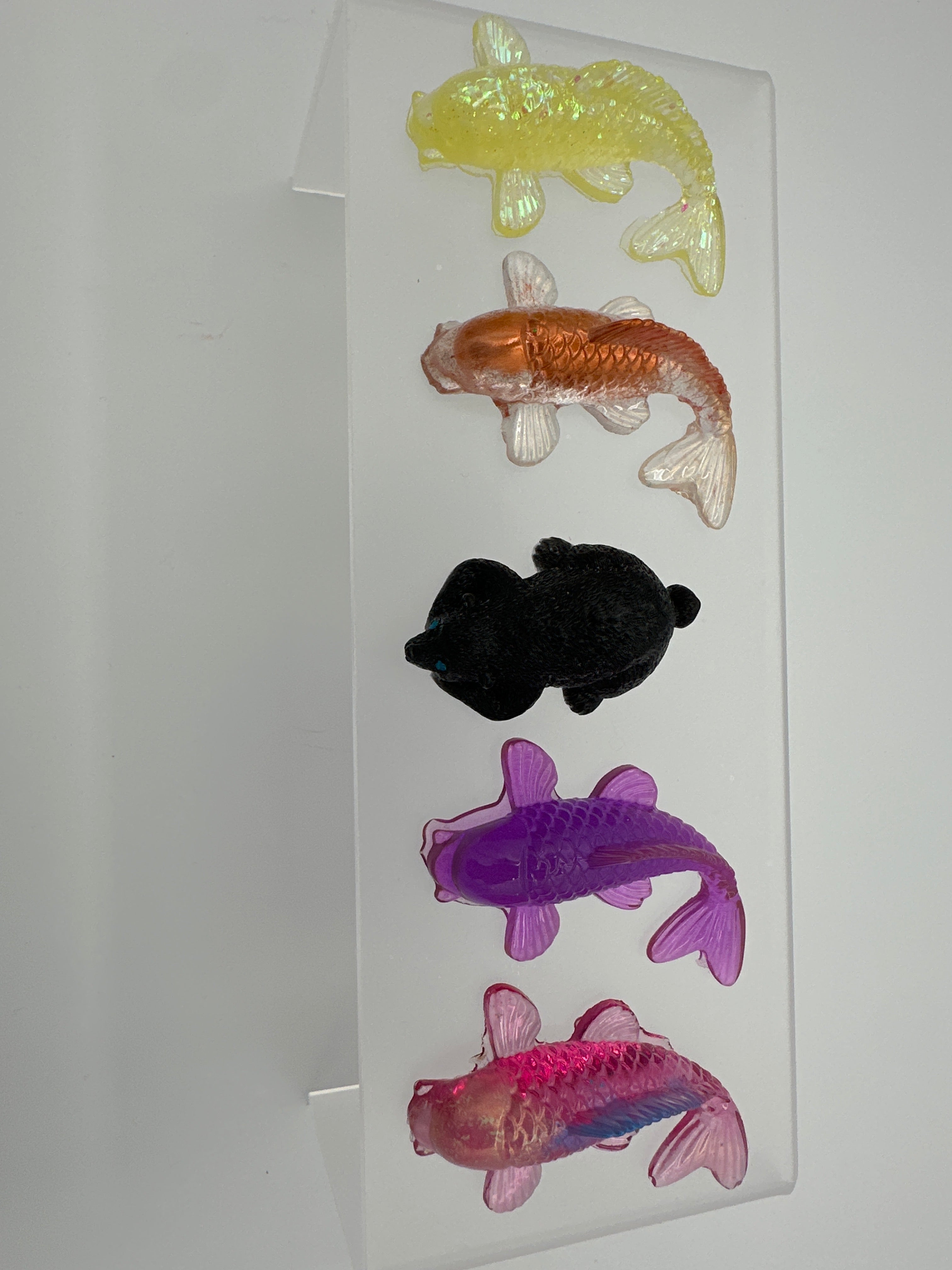 4 fish 1 bear/ miniature / weight 1.8 oz/ Item 335