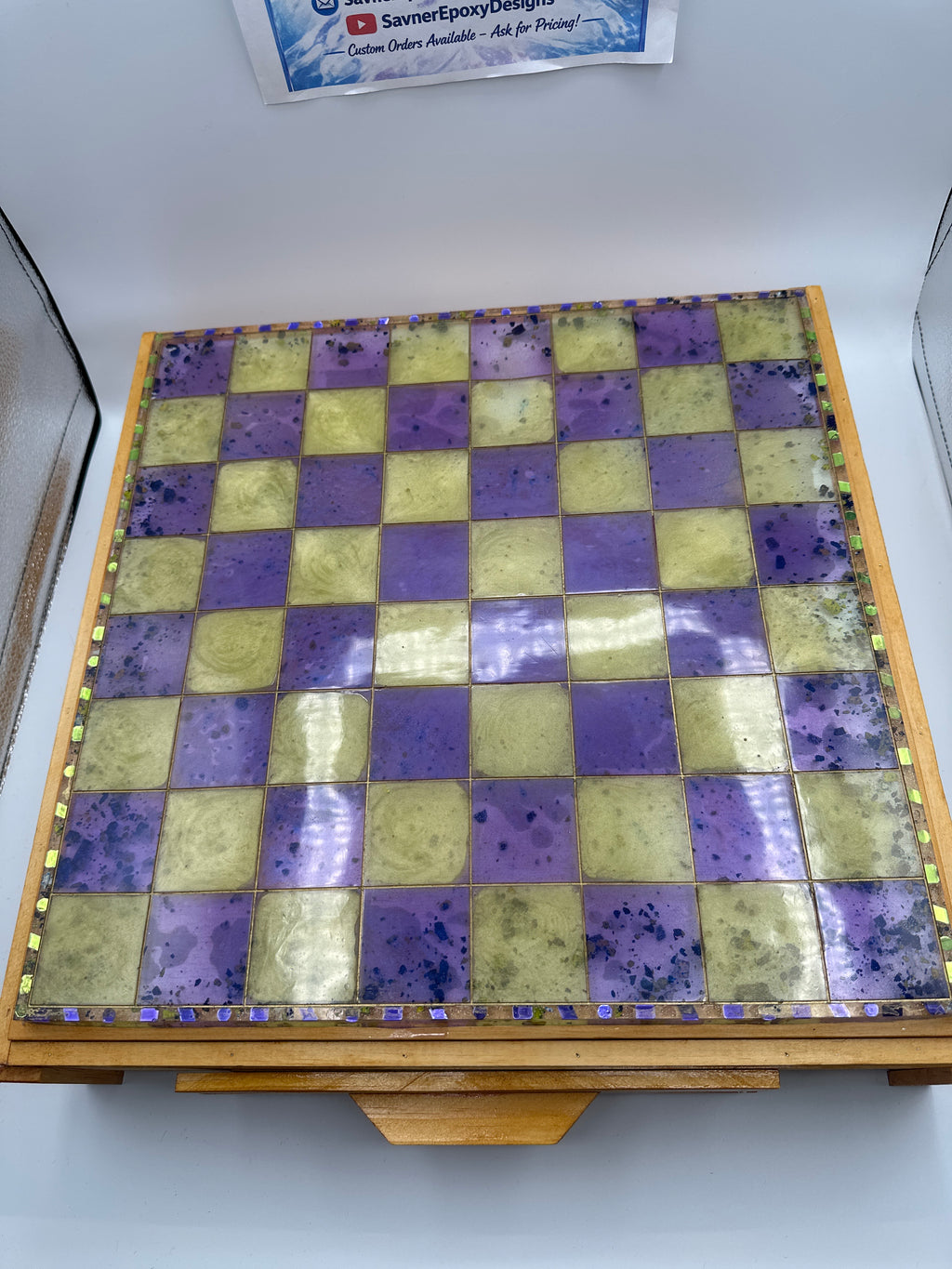 Chessboard / Professional Size / Purple and Yellow / Checker Pieces included as a gift.Weight / Item