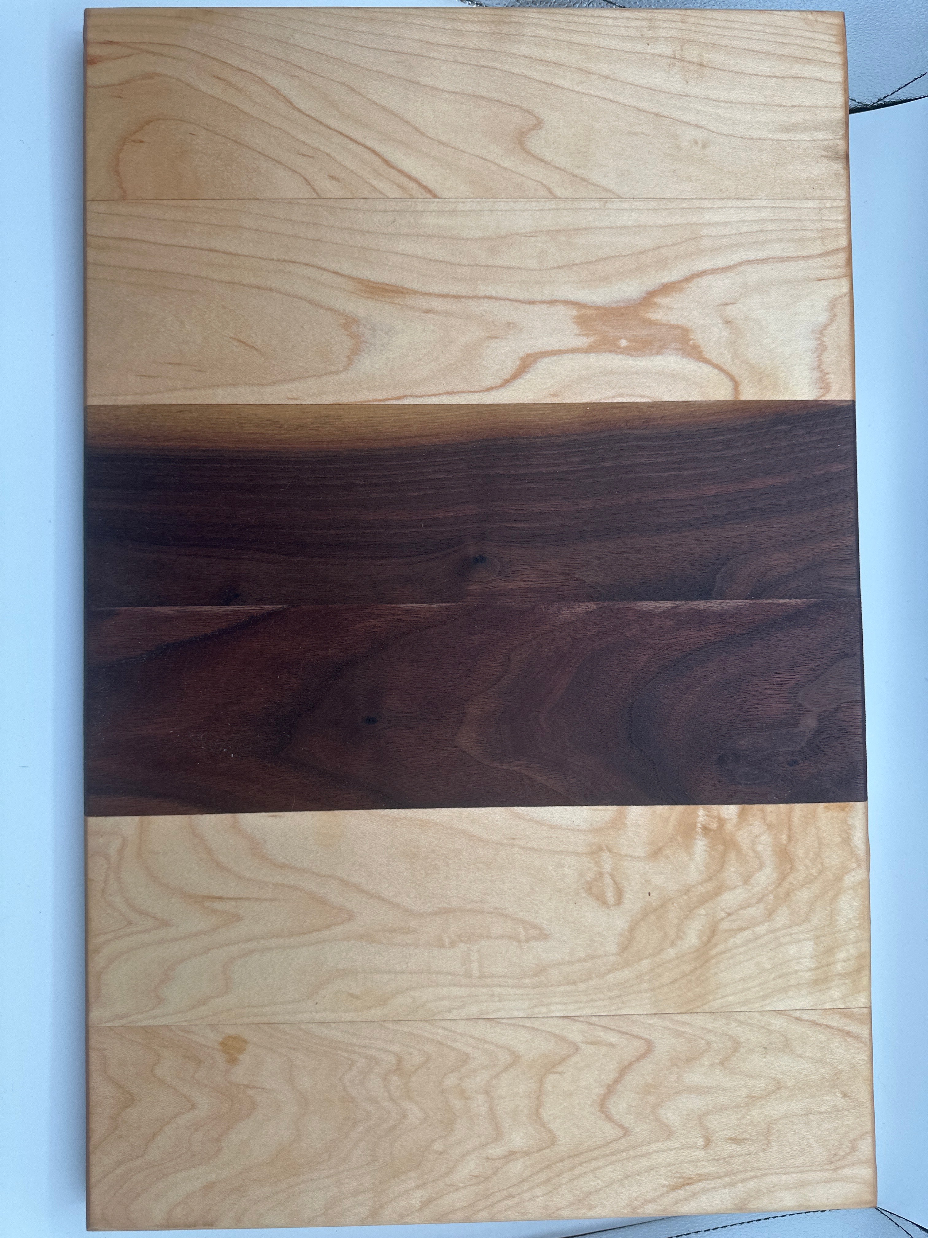 Cutting board/black walnut/maple/item 2