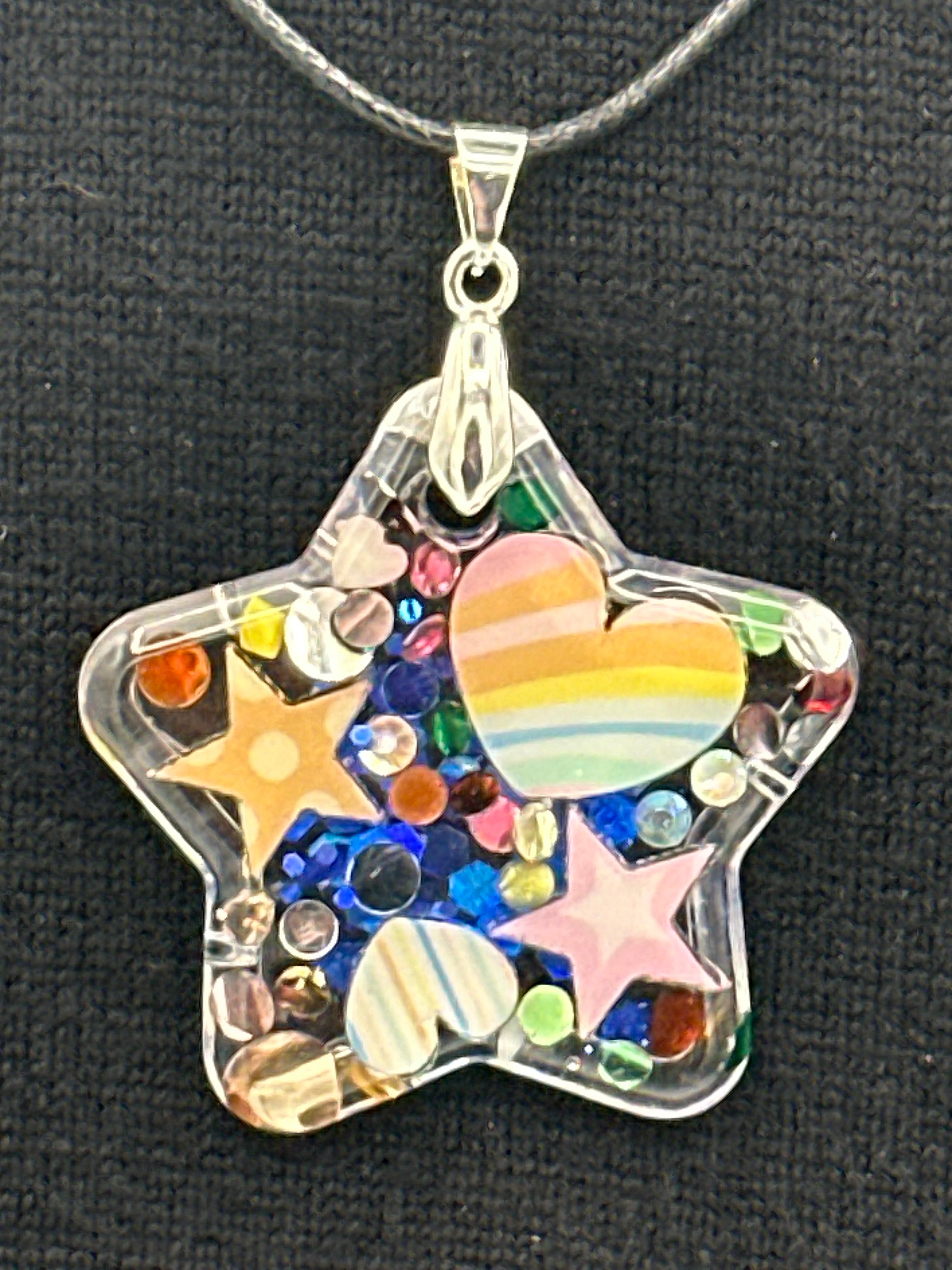 Pendant / 1.5 inch / glitter/ hearts and stars
item 16