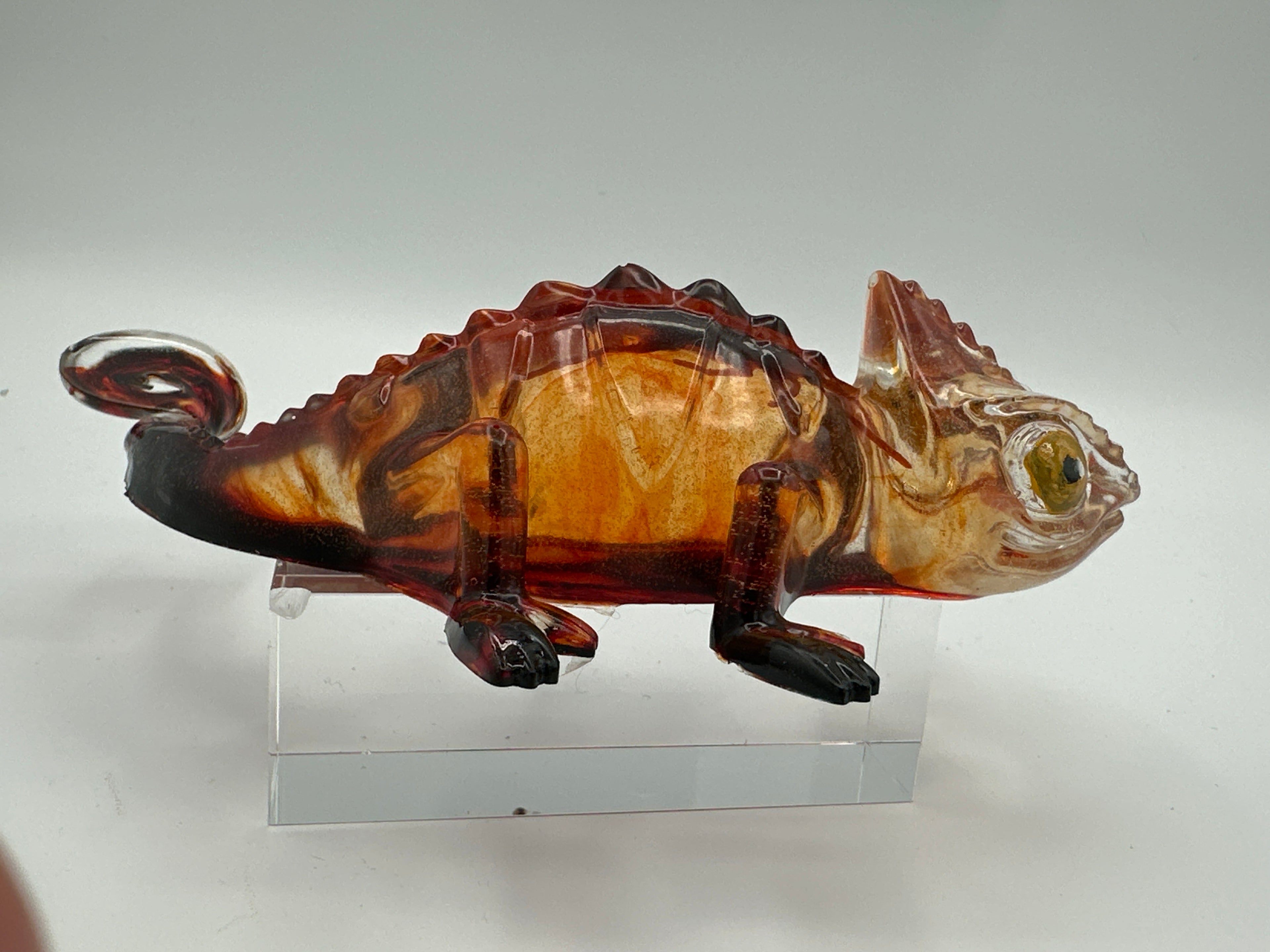 Gecko / brown/Hand painted eyes