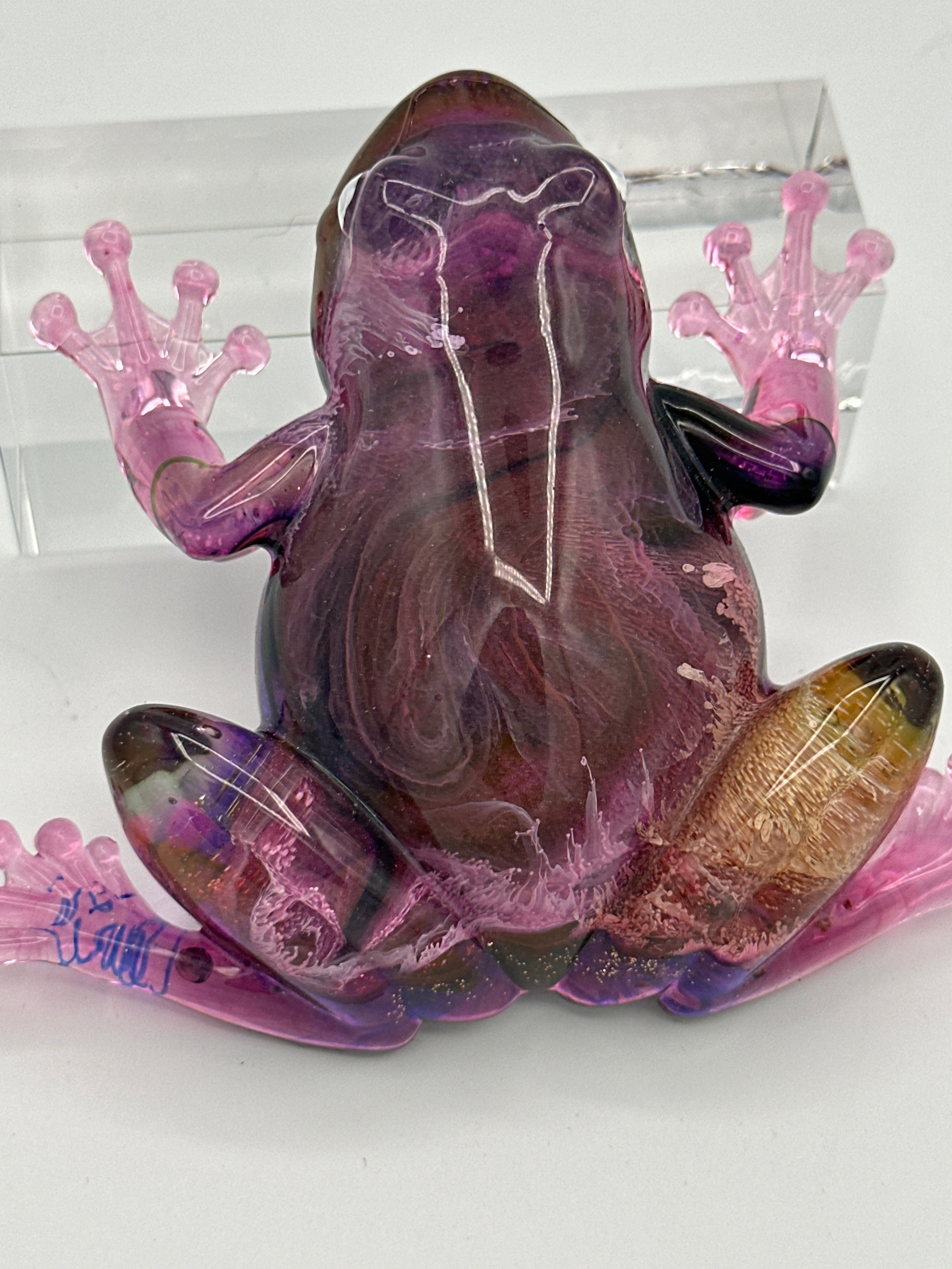 Frog Fancy /  purple smoke / Item 316