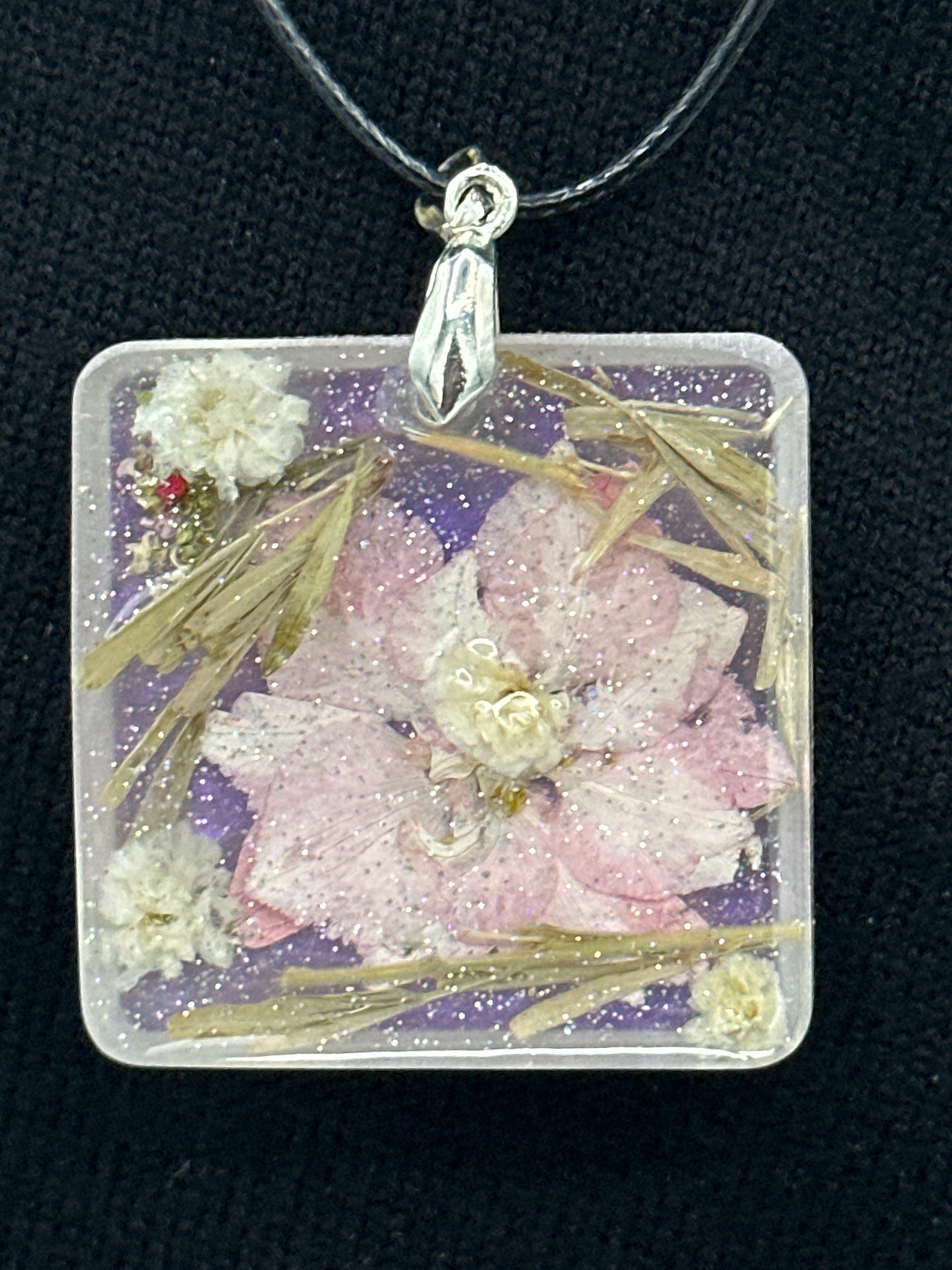 Pendant/one 1/2 inch/floral