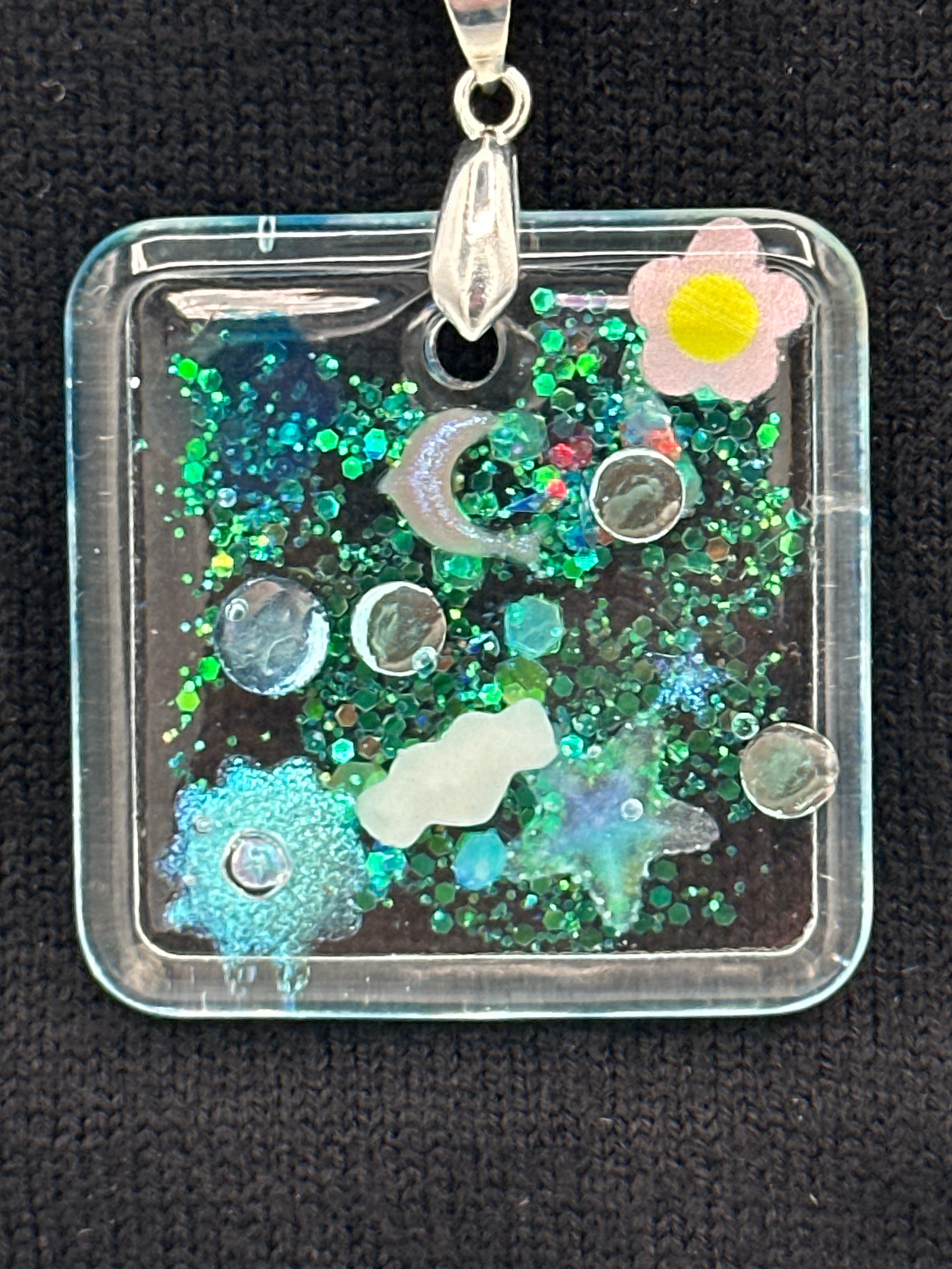 Pendant / 1.5 inch / glitter

item 17