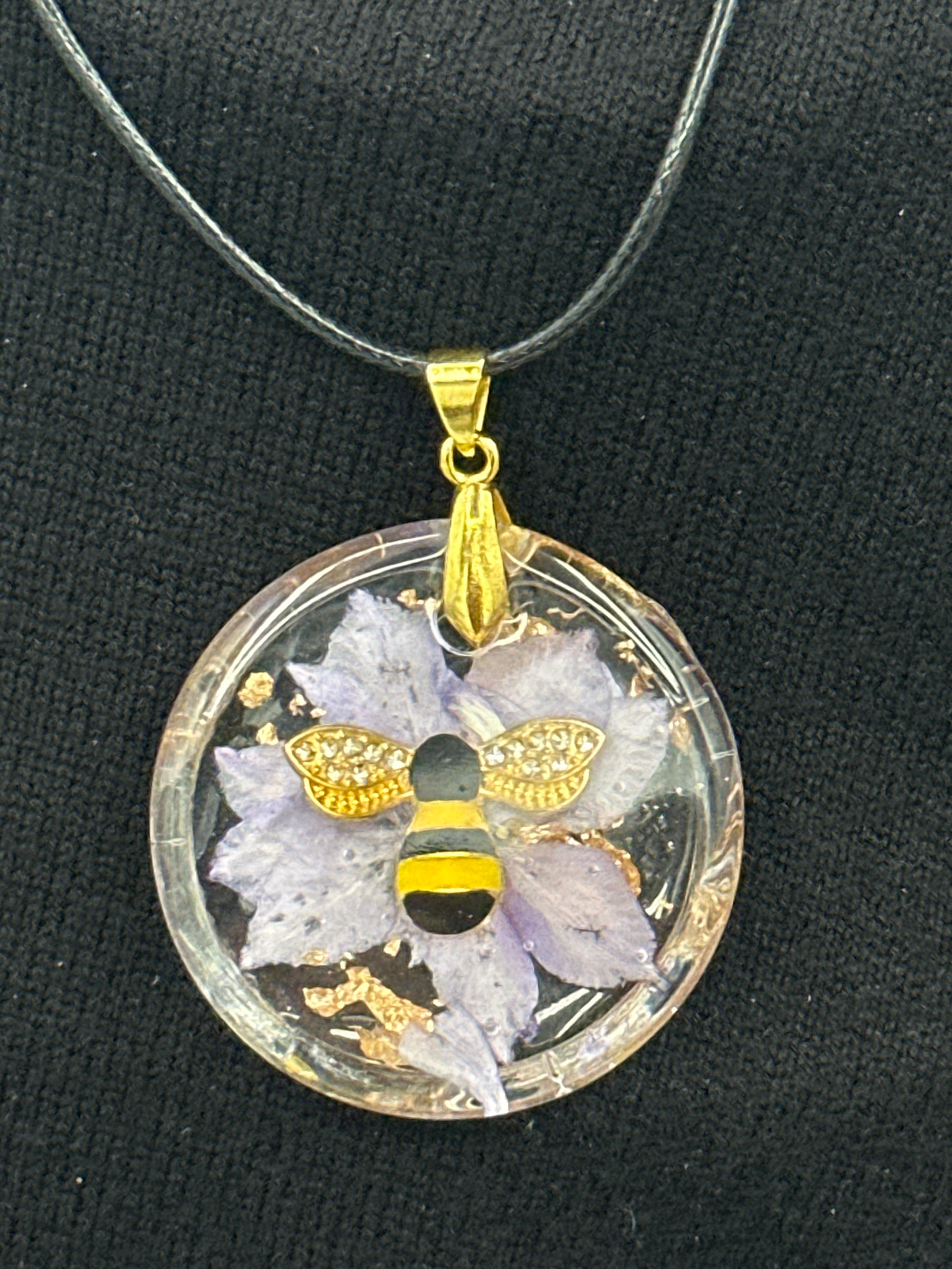 Pendant/1.5 inches/floral with bumblebee/item 44