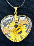 Pendant / Daisy/ bee/ Item 62