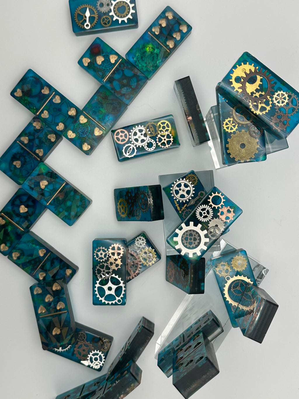 Domino’s/aquamarine/gear/item number 162