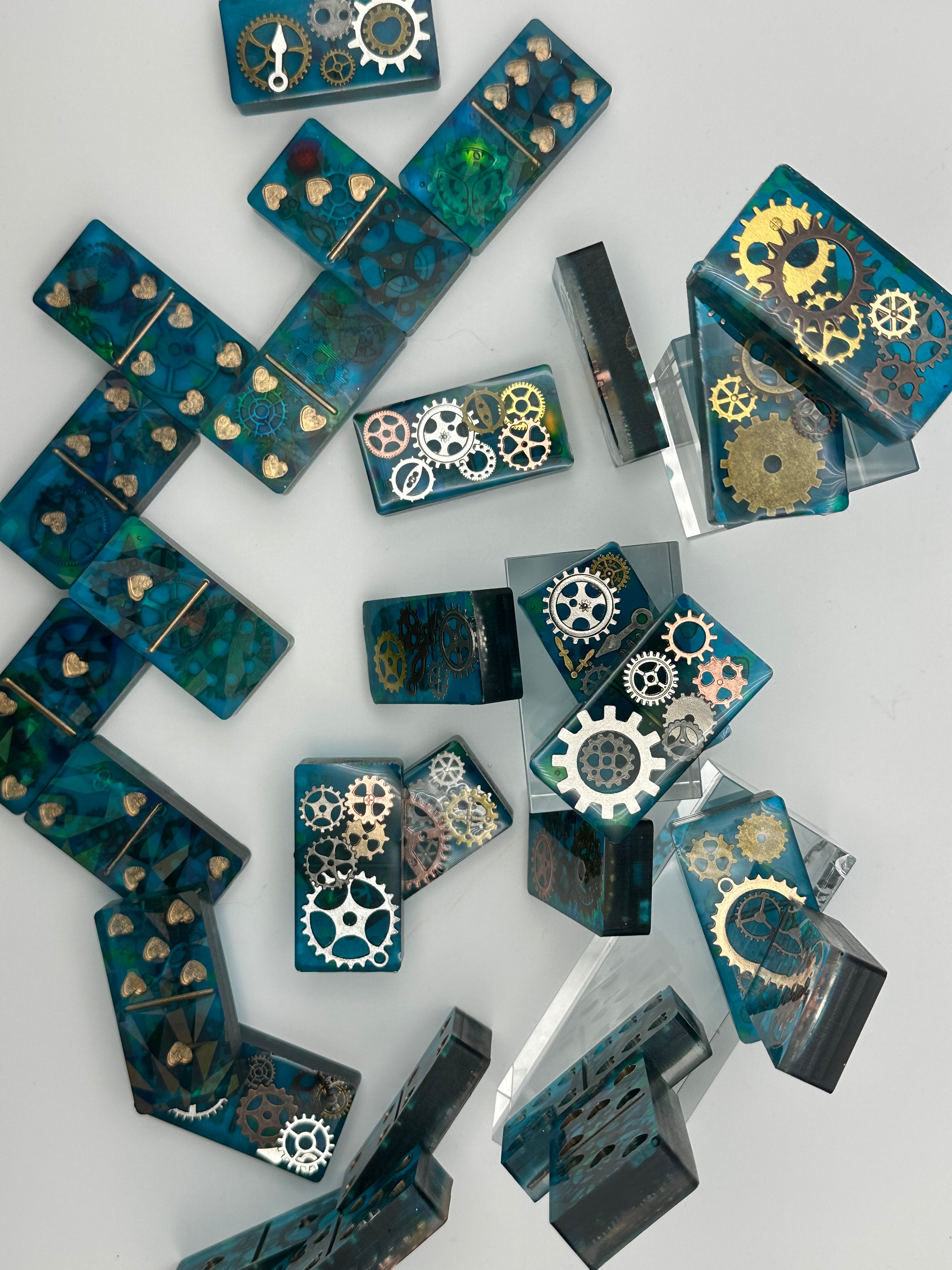 Domino’s/aquamarine/gear/item number 162